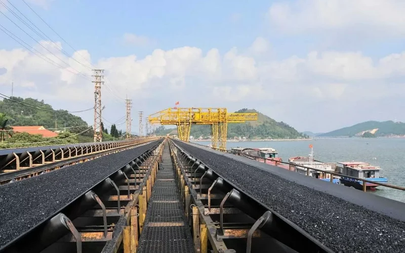 TKV cam kết cấp đủ than cho sản xuất điện mùa khô 2025