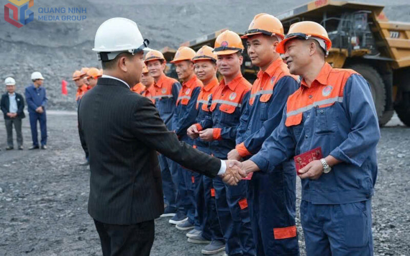 TKV quyết tâm chinh phục mục tiêu mùa than mới